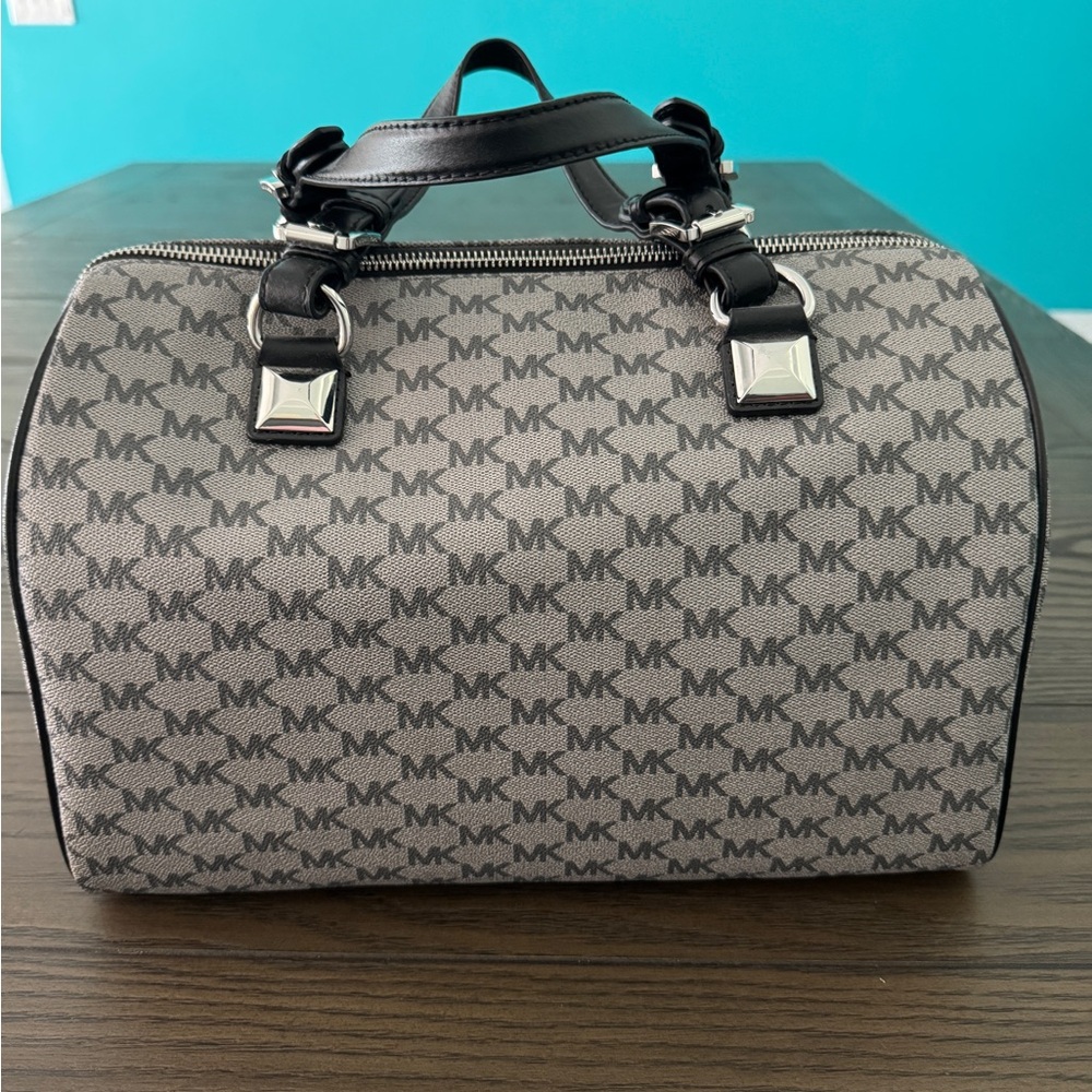 Michael Kors Black and Gray Large Hand Bag